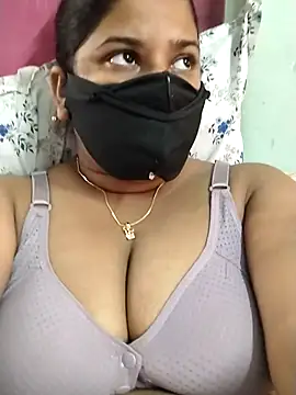 pinkisaha75 online show from April 10, 2026, 8:43 am