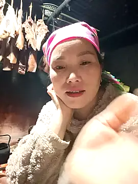 yu--yo online show from February 18, 2026, 11:28 am