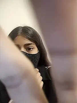 Snapshot of trana_ chatting on January 9, 2026, 11:50 am trana online show from January 9, 2026, 11:50 am