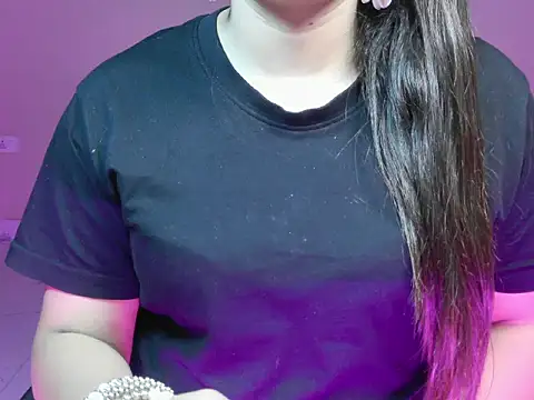 Snapshot of CutieVibe01 chatting on February 4, 2026, 6:14 pm CutieVibe01 online show from February 4, 2026, 6:14 pm