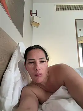 Snapshot of Maya-www chatting on February 28, 2026, 8:14 am Maya-www online show from February 28, 2026, 8:14 am