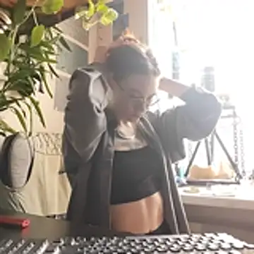 Shy Bamby online show from February 10, 2026, 10:58 am