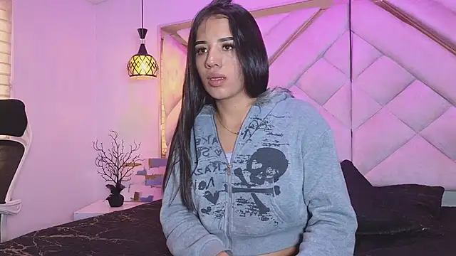 zoevg online show from March 16, 2026, 12:31 pm