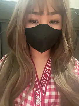 -Violet-t online show from February 15, 2026, 4:50 pm