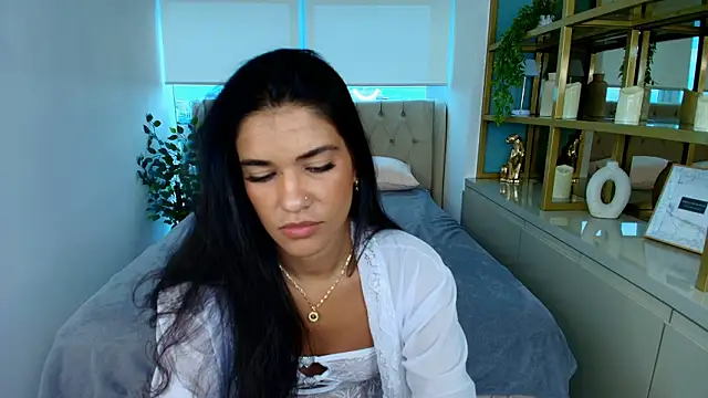 Maxine Spencer online show from February 2, 2026, 7:57 pm