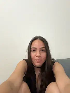 Snapshot of Angel_luz chatting on January 7, 2026, 9:42 pm Angel luz online show from January 7, 2026, 9:42 pm