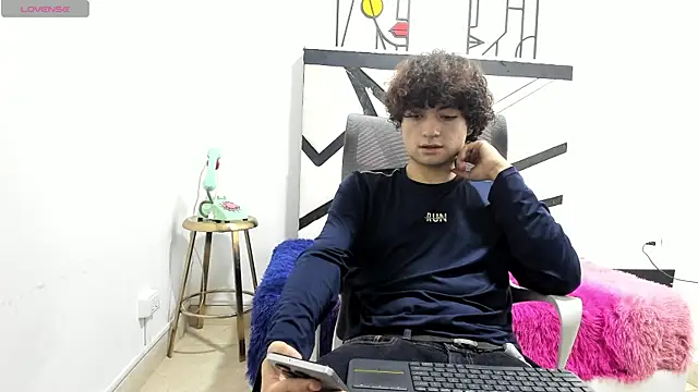 SHAW FROSTE online show from January 13, 2026, 10:13 pm