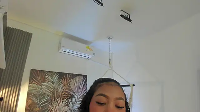 ailann  online show from April 17, 2026, 7:38 pm