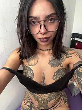 Electra Darkk online show from February 4, 2026, 8:15 pm