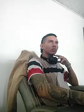 Scook Gray  online show from February 25, 2026, 4:29 pm