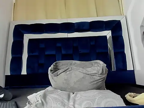 Scook Gray  online show from February 16, 2026, 8:02 am