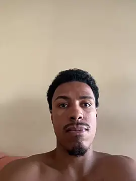 Snapshot of LorenzoBlack27 chatting on July 14, 2026, 5:30 pm LorenzoBlack27 online show from July 14, 2026, 5:30 pm