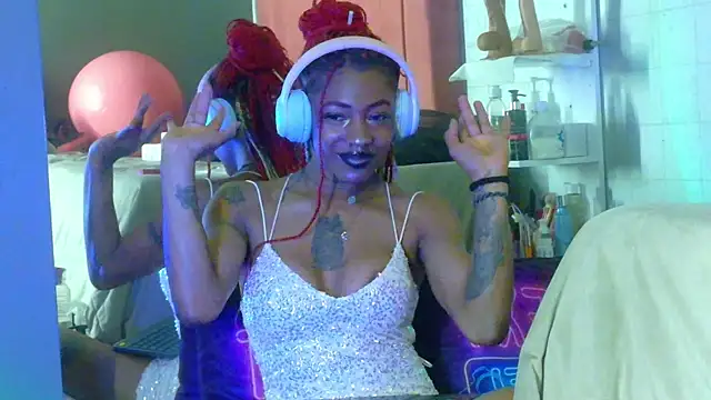 DaniaMarcell online show from May 27, 2026, 4:42 am