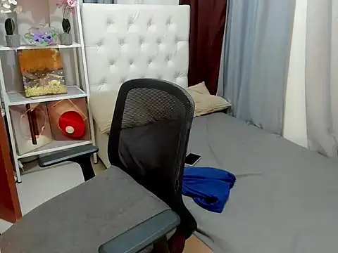 davincihugecock online show from March 11, 2026, 4:34 pm