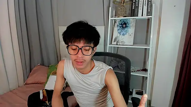 davincihugecock online show from February 16, 2026, 4:27 pm