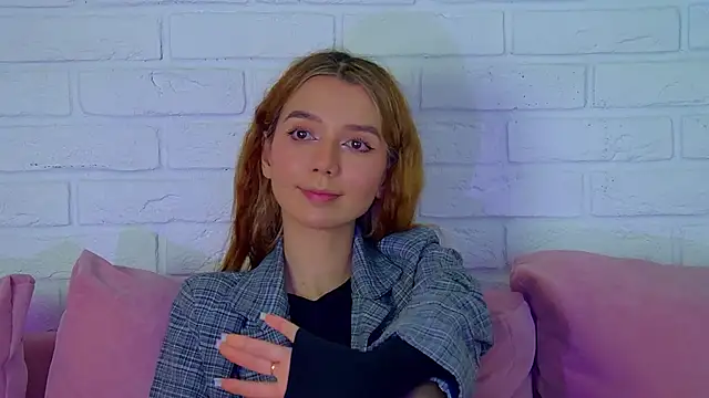 Snapshot of VanessaVienne chatting on February 7, 2026, 4:26 pm VanessaVienne online show from February 7, 2026, 4:26 pm