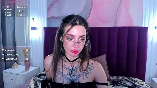 Snapshot of IvyDainty chatting on July 9, 2026, 1:32 pm IvyDainty online show from July 9, 2026, 1:32 pm