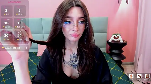 Snapshot of IvyDainty chatting on June 12, 2026, 1:25 am IvyDainty online show from June 12, 2026, 1:25 am