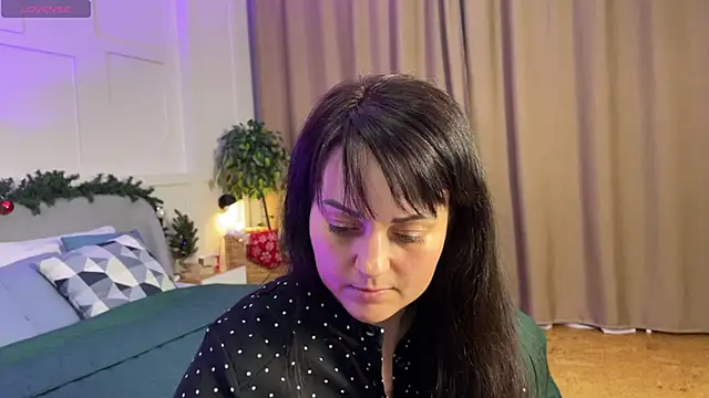  SilkyShadow  online show from January 12, 2026, 1:45 am