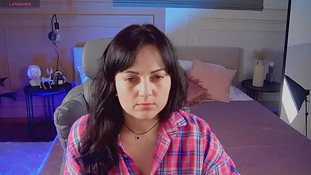  SilkyShadow  online show from March 3, 2026, 3:24 am