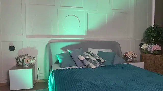  SilkyShadow  online show from April 5, 2026, 1:12 am