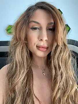 Snapshot of LucyBridgette chatting on May 5, 2026, 12:30 pm LucyBridgette online show from May 5, 2026, 12:30 pm