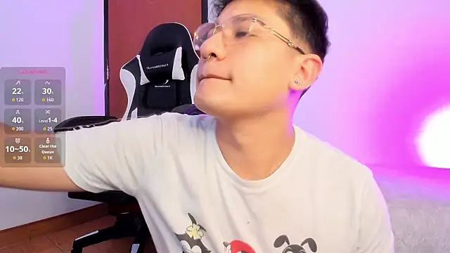 Theo Rowan online show from February 2, 2026, 8:19 pm