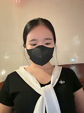 Gwen879 online show from April 27, 2026, 2:20 am