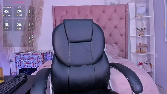 xNahomi 21 online show from January 16, 2026, 12:31 pm