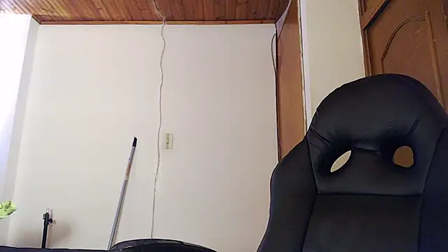 Shanel Lozano online show from April 16, 2026, 5:47 pm