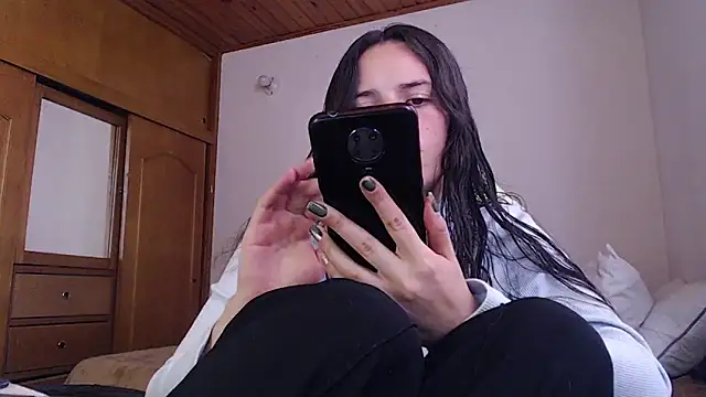 Shanel Lozano online show from March 10, 2026, 8:46 pm