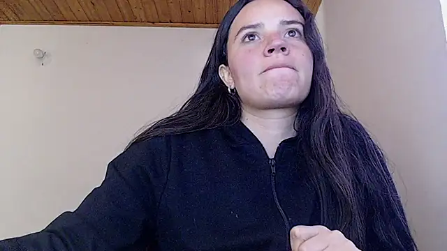 Shanel Lozano online show from July 15, 2026, 9:11 pm