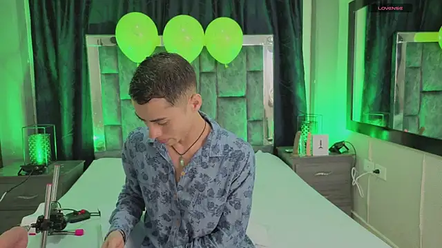 LeoMonnroe online show from March 6, 2026, 7:42 pm