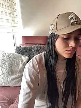 Veronica Wins  online show from February 17, 2026, 7:33 pm