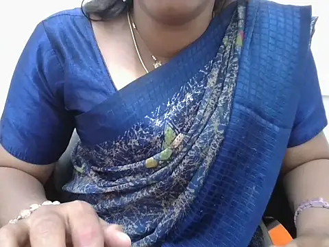 Snapshot of Cute_Riyaa22 chatting on February 16, 2026, 10:58 am Cute Riyaa22 online show from February 16, 2026, 10:58 am