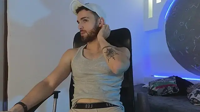 Snapshot of Apolo_lux1 chatting on February 4, 2026, 8:26 pm Apolo lux1 online show from February 4, 2026, 8:26 pm