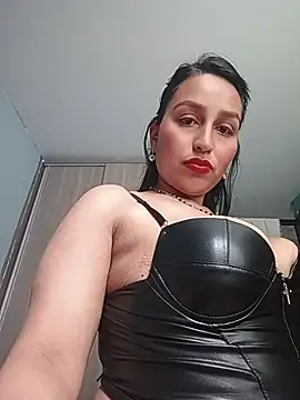 Snapshot of LunaRouuse_ chatting on July 24, 2026, 1:51 pm LunaRouuse online show from July 24, 2026, 1:51 pm