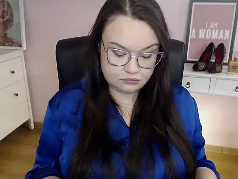 Snapshot of HollyDanceSoul chatting on February 18, 2026, 5:27 am HollyDanceSoul online show from February 18, 2026, 5:27 am