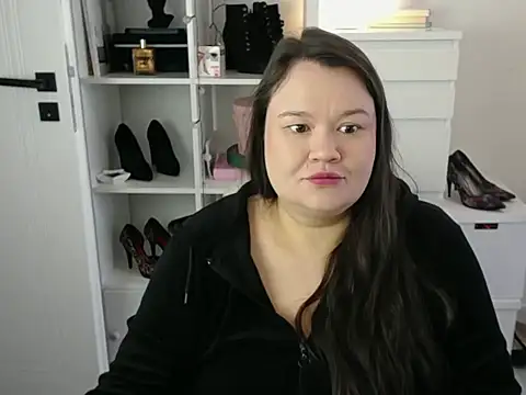 HollyDanceSoul online show from March 28, 2026, 7:20 am