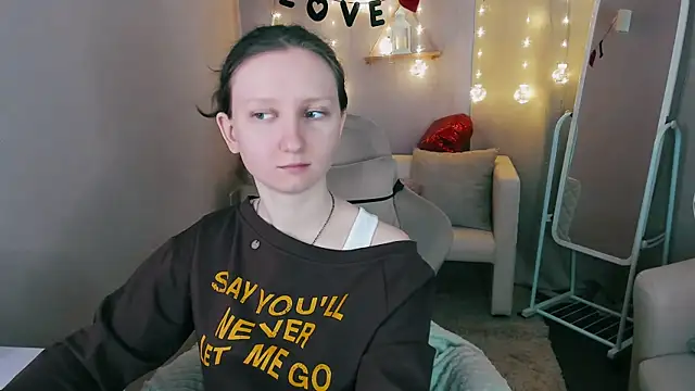 Snapshot of SunshineBlaze chatting on February 15, 2026, 5:30 am SunshineBlaze online show from February 15, 2026, 5:30 am