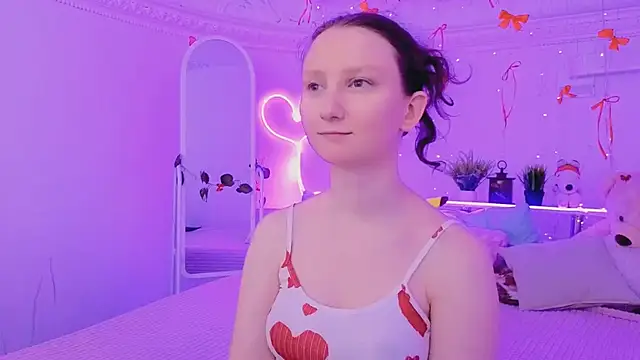 Snapshot of SunshineBlaze chatting on February 4, 2026, 1:28 pm SunshineBlaze online show from February 4, 2026, 1:28 pm