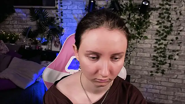 Snapshot of SunshineBlaze chatting on February 28, 2026, 1:33 pm SunshineBlaze online show from February 28, 2026, 1:33 pm