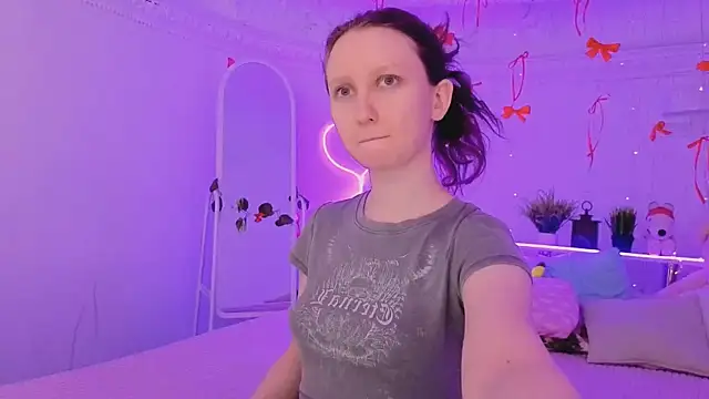 Snapshot of SunshineBlaze chatting on February 10, 2026, 1:21 pm SunshineBlaze online show from February 10, 2026, 1:21 pm