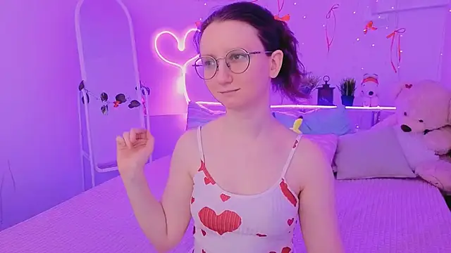 Snapshot of SunshineBlaze chatting on February 6, 2026, 5:14 am SunshineBlaze online show from February 6, 2026, 5:14 am