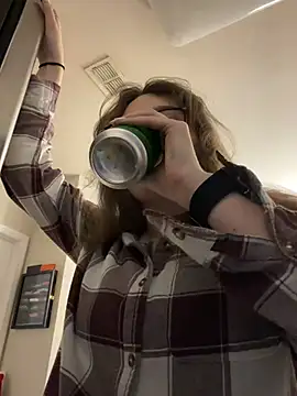 julia4thewin online show from February 22, 2026, 5:10 am