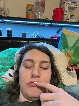 julia4thewin online show from April 4, 2026, 1:12 am