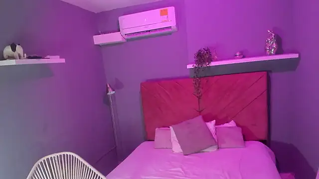 Snapshot of ambar_muse chatting on February 19, 2026, 7:55 pm ambar muse online show from February 19, 2026, 7:55 pm