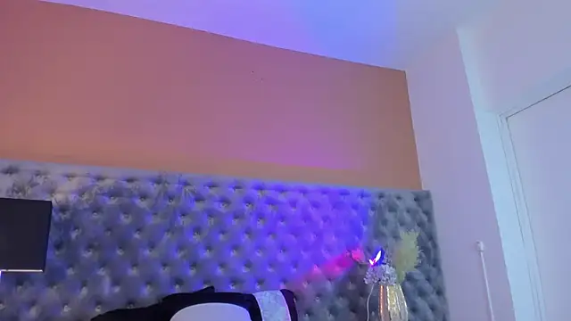 NatQueen online show from January 12, 2026, 11:20 pm