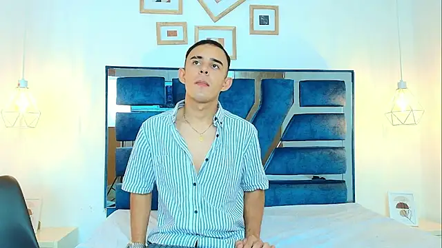 Snapshot of Lian_Brown chatting on January 15, 2026, 7:50 pm Lian Brown online show from January 15, 2026, 7:50 pm