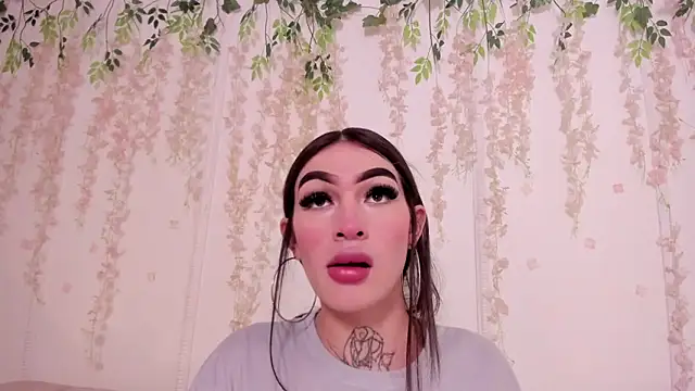 lizz lunna online show from March 25, 2026, 10:19 pm